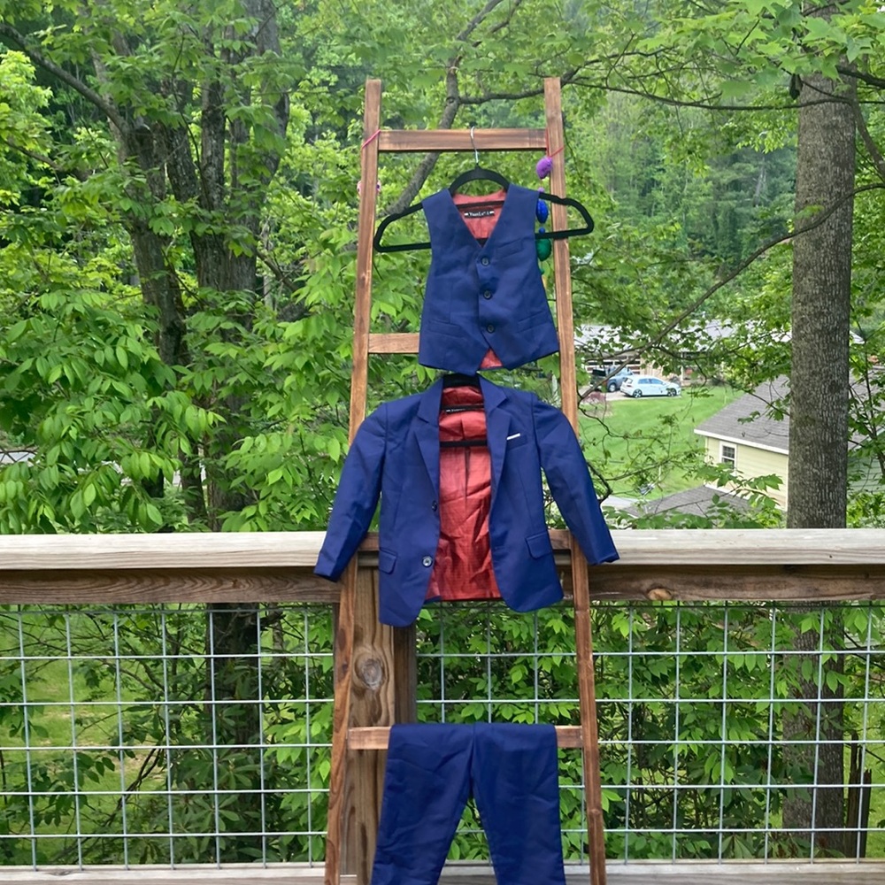 3 piece 4 toddler size suit
